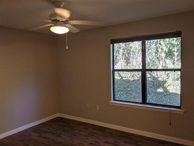 2310 Timber Oaks Ln, Tallahassee, FL 32304 - photo 6