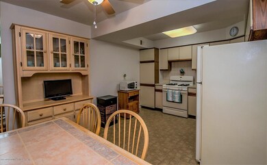 8 Racal Ct unit B1, Staten Island, NY 10314 - photo 4