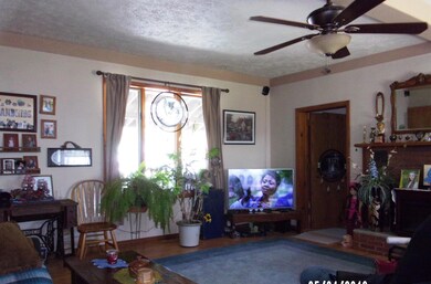 living room w/fireplace