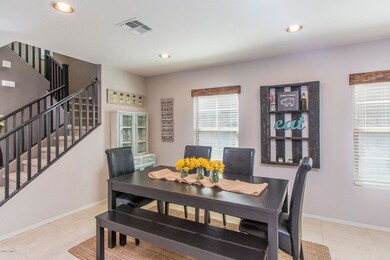 6) DINING AREA