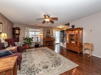 3265 Wicklow Ln, Clover, SC 29710 - photo 5