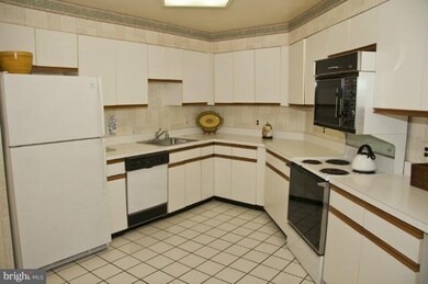3011 Fallstaff Rd unit 408A, Baltimore, MD 21209 - photo 4