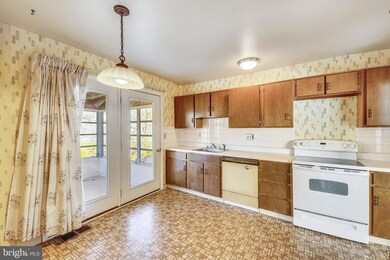 8904 Mark Place, Laurel, MD 20708 - photo 2