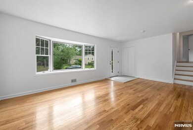 92 Arbor Dr, Ho Ho Kus, NJ 07423 - photo 3