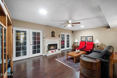 08-Living Room