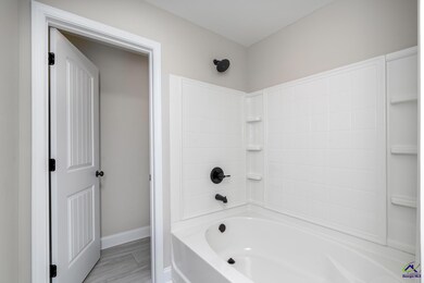 138 Red Tail Cir, Powersville, GA 31008 - photo 5