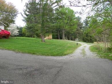 10883 Scaggsville Rd, Laurel, MD 20723 - photo 2