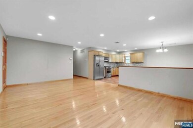275 Lafayette Ave unit 1, Lyndhurst, NJ 07071 - photo 5
