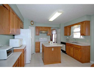 Kitchen. Noteworthy amenities of the well-planned 