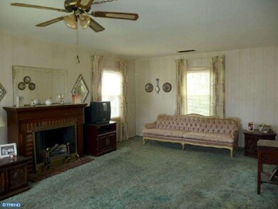 18 Primrose Ln, Willingboro, NJ 08046 - photo 2