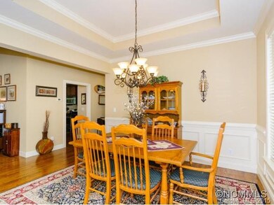 Dining with Tray Ceiling