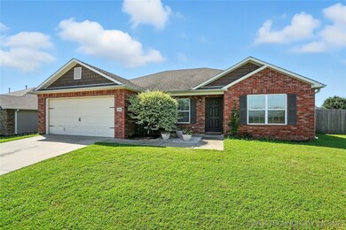 2705 W Charlotte St, Broken Arrow, OK 74011 - photo 2