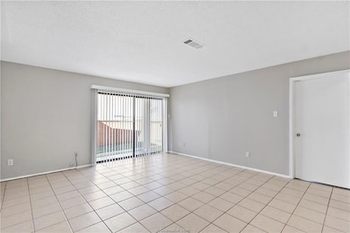 1112 Autumn Cir unit D, College Station, TX 77840 - photo 4