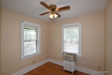 802 W Downer Place, Aurora, IL 60506 - photo 2