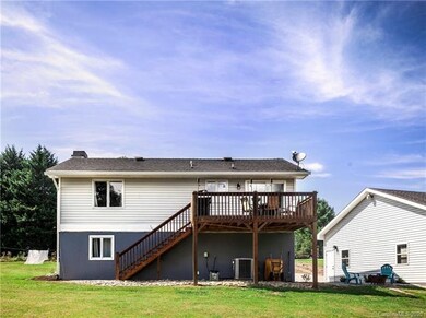 21 Apple Blossom Ln unit 11, Hendersonville, NC 28792 - photo 3