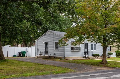 675 Pendleton Ave, Chicopee, MA 01020 - photo 4