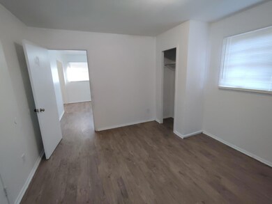 1110 41st St unit B, Lubbock, TX 79412 - photo 4