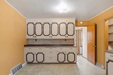 1330 Mayflower Ave, Sheboygan, WI 53083 - photo 3