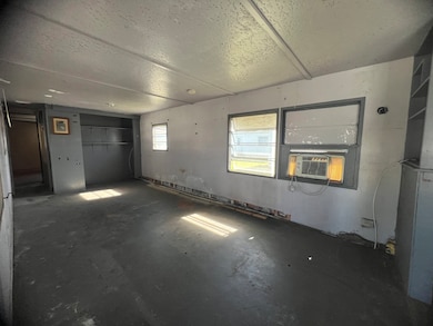 352 Baldwin Ave, Lakeland, FL 33815 - photo 2