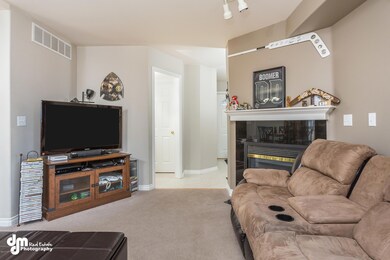 Living Room_Entryway 4114-FULL