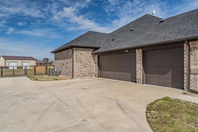 140 Katy Ranch Dr, Weatherford, TX 76085 - photo 3