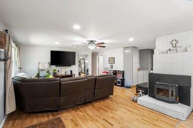 1043 Elm St, Prosser, WA 99350 - photo 5