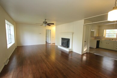 28 Edgemont Dr, Kimberling City, MO 65686 - photo 2