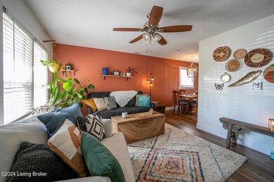 9107 Lantana Dr, Louisville, KY 40229 - photo 5