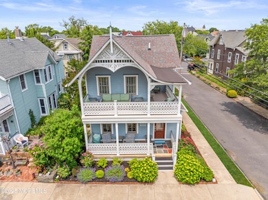 Upper & Lower Porches