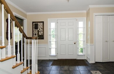 1035 Clubview foyer