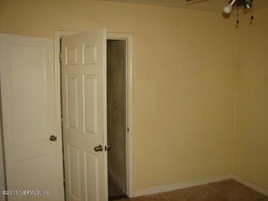 5400 Marcia Cir, Jacksonville, FL 32210 - photo 2