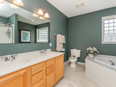 1814 Aaron Dr NW, Cedar Rapids, IA 52405 - photo 4