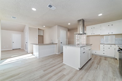 402 S 3rd St, Beasley, TX 77417 - photo 4