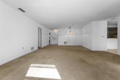 4299 Oakhurst Cir E unit 3052, Sarasota, FL 34233 - photo 6