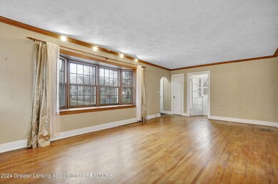 541 S Dexter Dr, Lansing, MI 48910 - photo 5