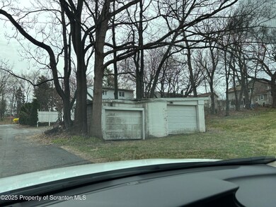 529 Spring St, Scranton, PA 18507 - photo 2