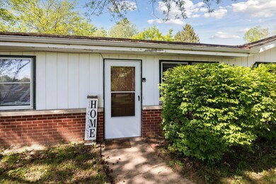 04-4503-E-Shawnee-Rd-WindowStill-04
