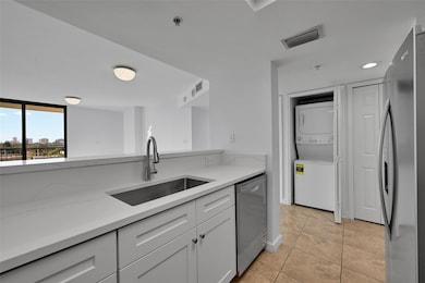 Coral Pointe Condo unit 604, Miami, FL 33145 - photo 2