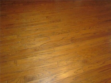 401 E Noble Ave, Guthrie, OK 73044 - photo 4