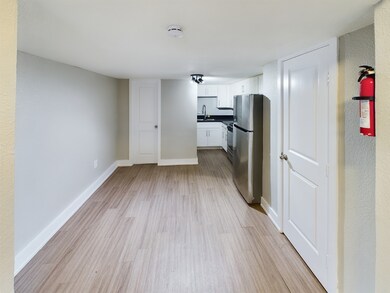 605 Enid St unit 1/2 3, Houston, TX 77009 - photo 3