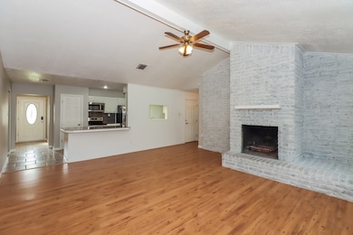 16923 Blackhawk Blvd, Friendswood, TX 77546 - photo 4