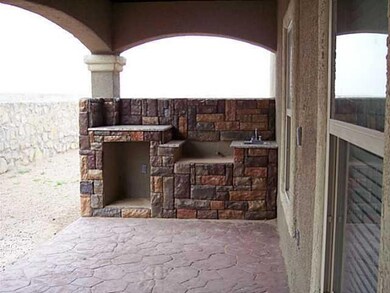 813 Desert Sky Dr, Horizon City, TX 79928 - photo 6