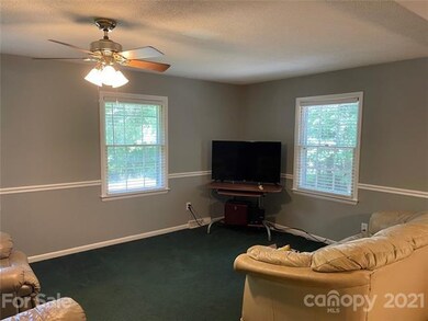 1005 W Kelly Ln, Shelby, NC 28152 - photo 2