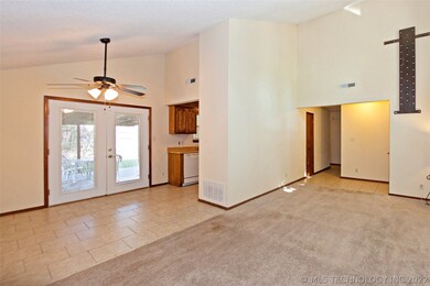 13942 S Poplar Place, Glenpool, OK 74033 - photo 7