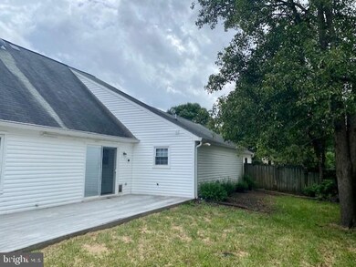 2456 Yarmouth Ln, Crofton, MD 21114 - photo 4