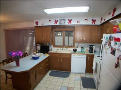 Kitchen with eating bar
