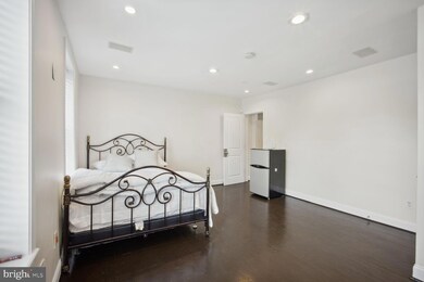 1432 Wisconsin Ave NW unit 3RD FLOOR, Washington, DC 20007 - photo 5