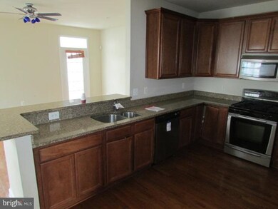 8000 Endzone Way, Hyattsville, MD 20785 - photo 6