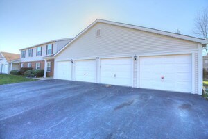 336 Mulberry Ct unit C2, Bartlett, IL 60103 - photo 2