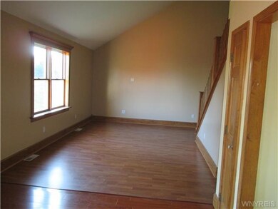 7158 Marigold Dr, North Tonawanda, NY 14120 - photo 4